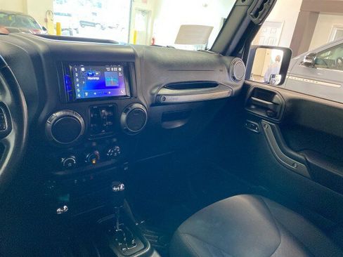 Used 2017 Jeep Wrangler Unlimited Sport AWD/4WD image 13