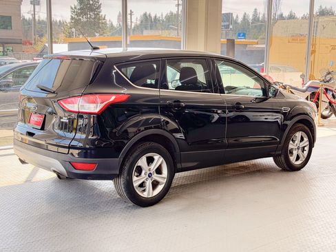 Used 2016 Ford Escape SE image 4