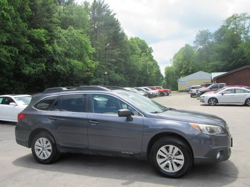 Used 2015 Subaru Outback 2.5i Premium AWD/4WD image 9