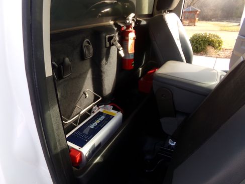 Used 2015 RAM 1500 SLT image 19