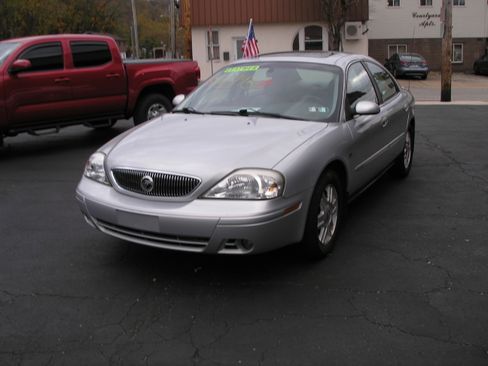 Used 2005 Mercury Sable LS image 2
