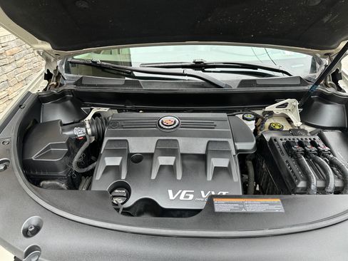 Used 2013 Cadillac SRX Luxury image 19