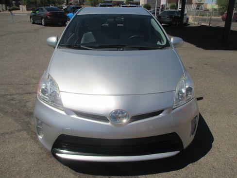 Used 2014 Toyota Prius Two FWD image 5
