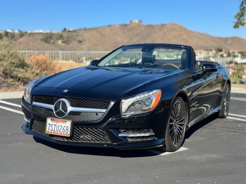Used 2016 Mercedes-Benz SL 550 image 2