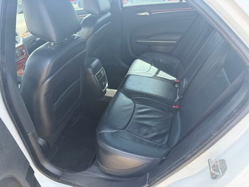 Used 2014 Chrysler 300 image 6