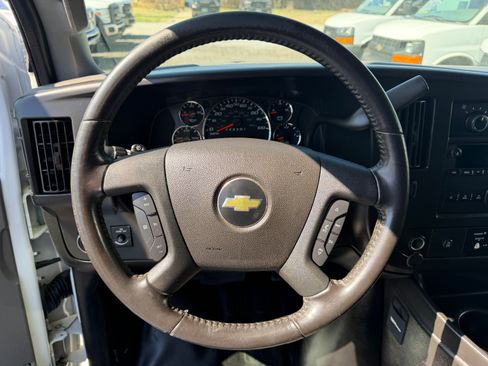 Used 2020 Chevrolet Express 3500 image 10