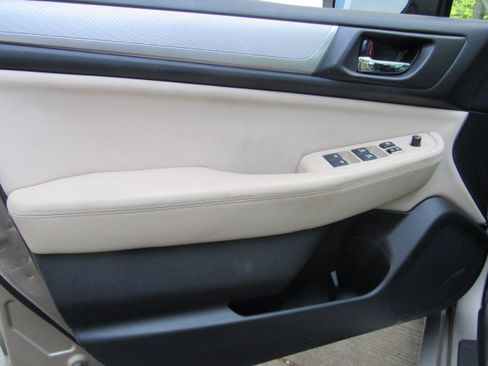 Used 2015 Subaru Legacy 2.5i Premium AWD/4WD image 11