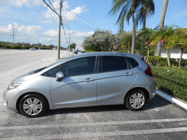 Used 2017 Honda Fit LX image 2