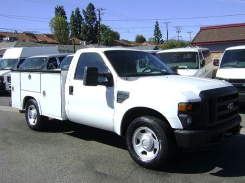 Used 2008 Ford F350 XL image 3