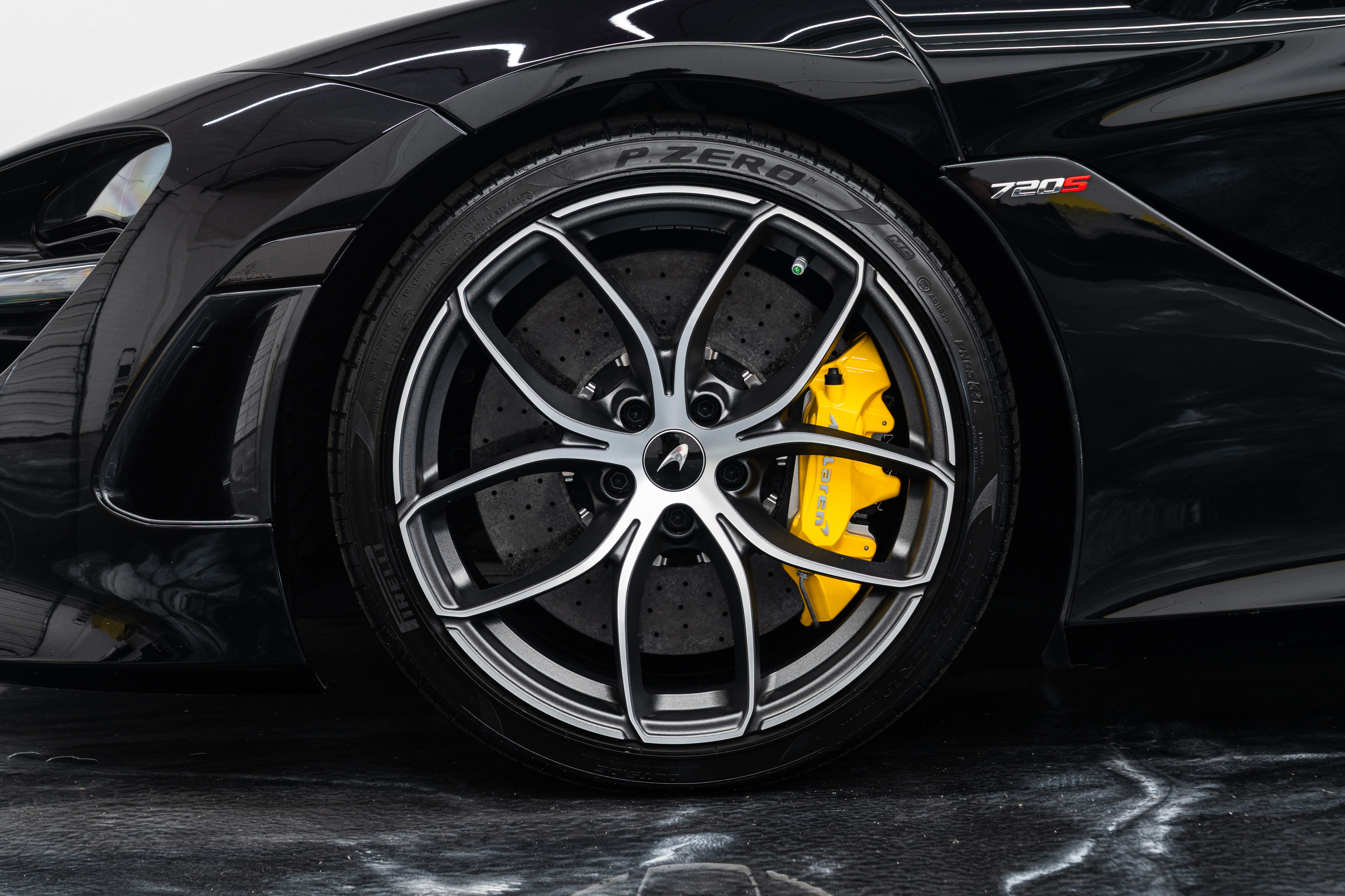 Used 2021 McLaren 720S Performance RWD image 31