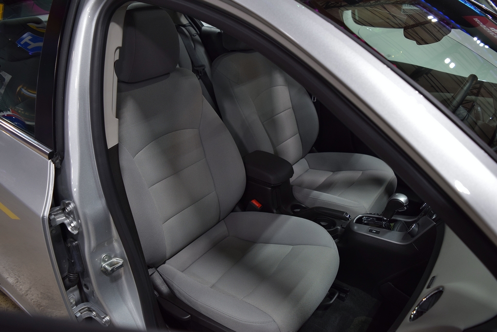 Used 2014 Chevrolet Cruze LT FWD image 23