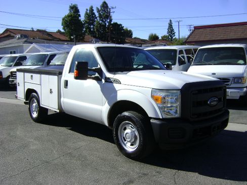 Used 2015 Ford F350 XL image 4