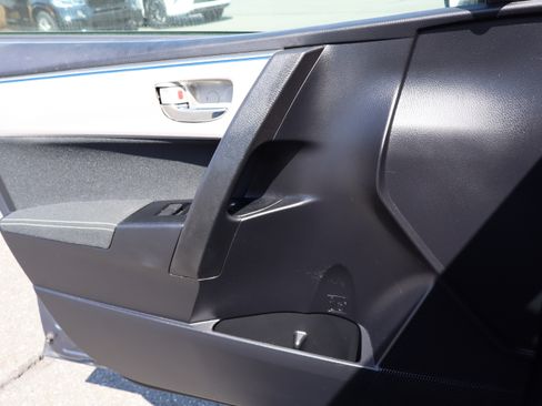 Used 2016 Toyota Corolla LE image 18