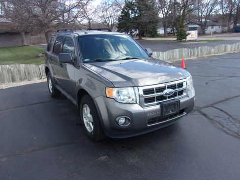 Used 2012 Ford Escape XLT image 2