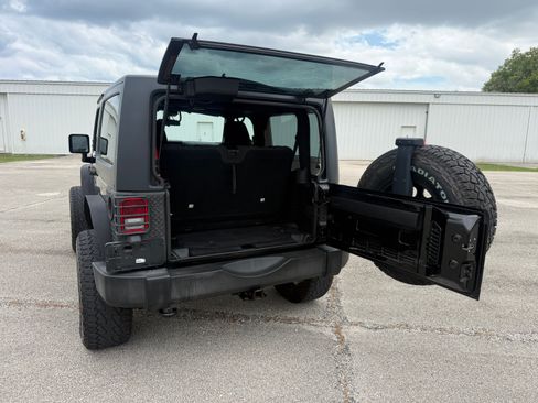 Used 2017 Jeep Wrangler Sport AWD/4WD image 38