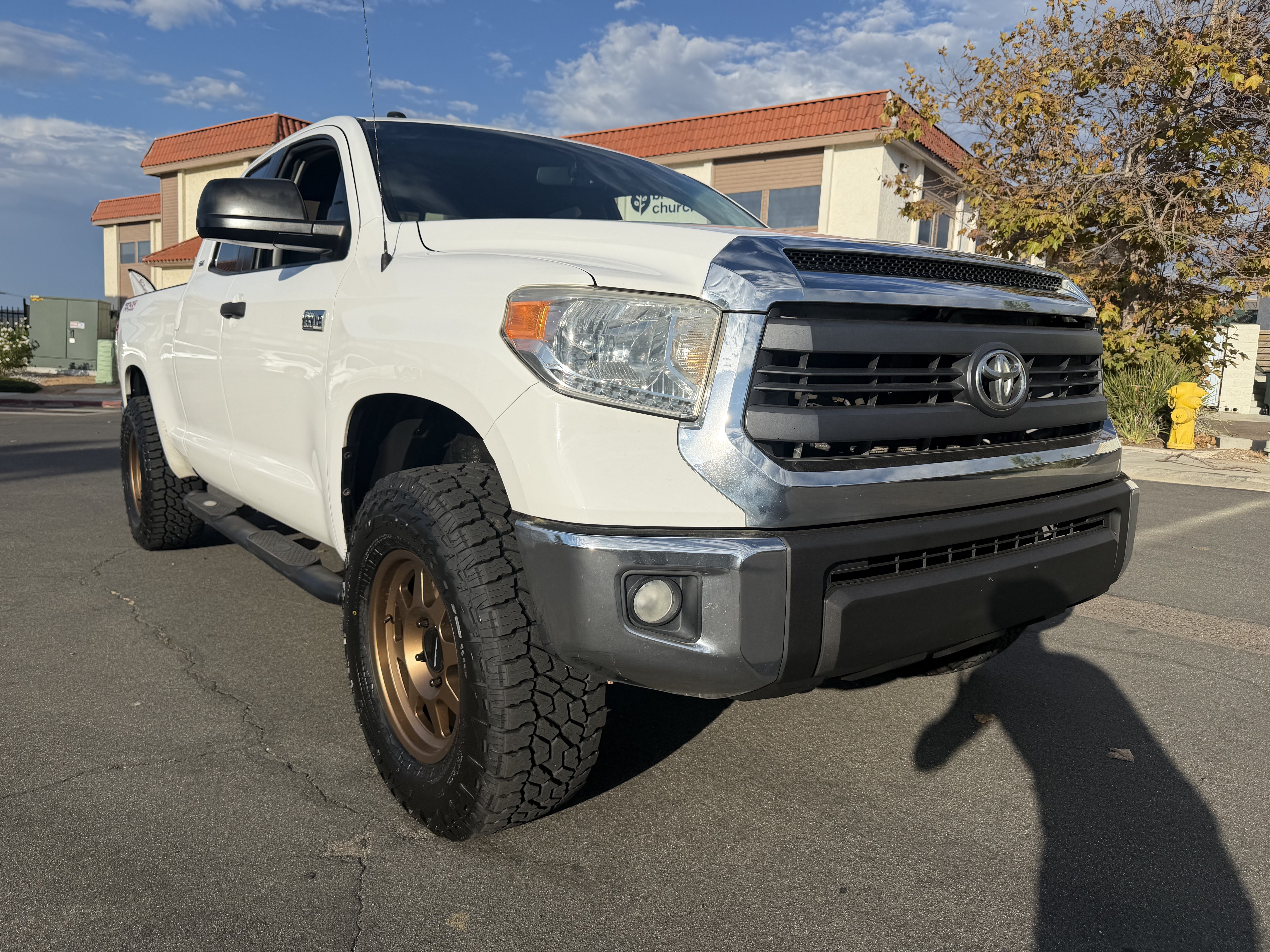 Used 2015 Toyota Tundra 4x4 SR5 w/ TRD Off-Road Pkg image 18