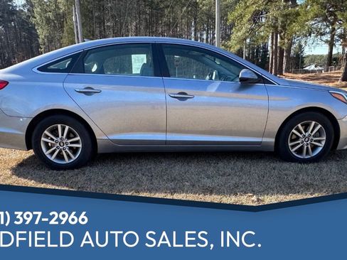 Used 2017 Hyundai Sonata SE image 1
