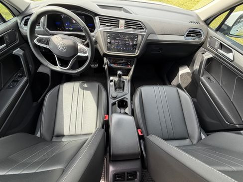 Used 2022 Volkswagen Tiguan 4Motion SE AWD/4WD image 10