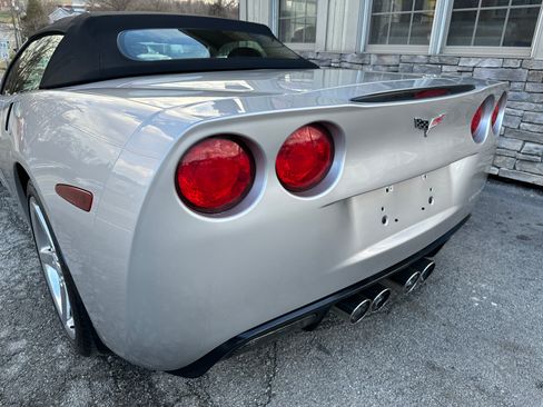 Used 2007 Chevrolet Corvette w/ 3LT image 8