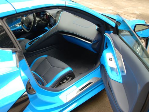 Used 2021 Chevrolet Corvette Stingray Premium Conv w/ 3LT RWD image 21