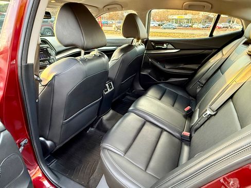 Used 2019 Nissan Maxima 3.5 SV image 9