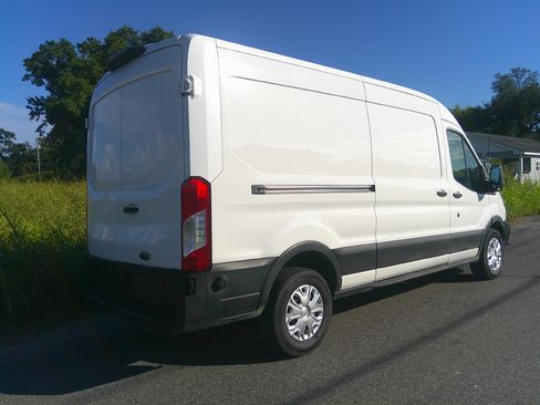 Used 2022 Ford Transit 250 XL image 4