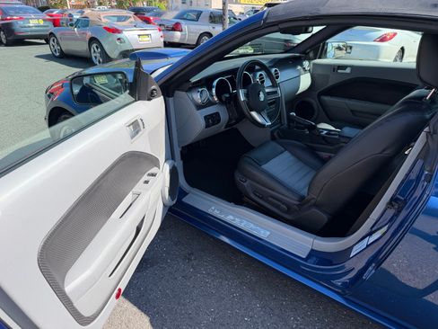 Used 2007 Ford Mustang GT image 2