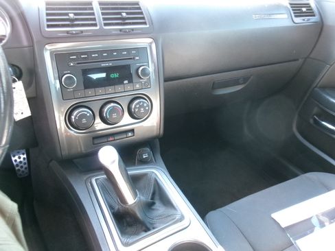 Used 2010 Dodge Challenger R/T image 7