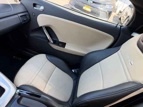 Used 2007 Saturn Sky Red Line RWD image 10