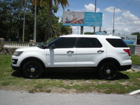 Used 2016 Ford Explorer 4WD Police Interceptor image 2