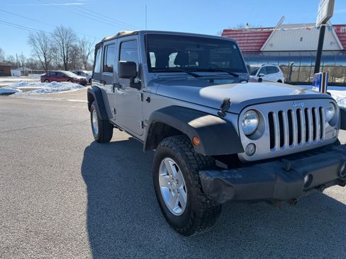 Used 2015 Jeep Wrangler Unlimited Sport image 2