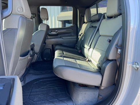 Used 2024 Chevrolet Silverado 1500 ZR2 image 10