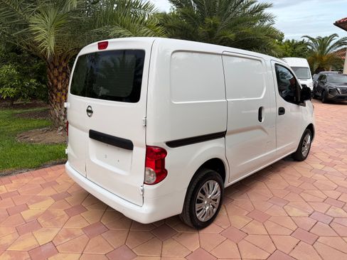 Used 2019 Nissan NV200 SV Van 4D FWD image 4