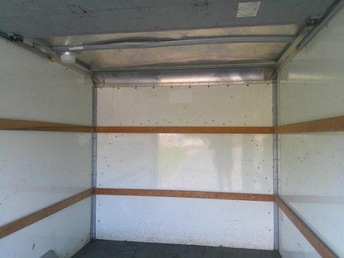 Used 2008 GMC Savana 3500 LS image 7