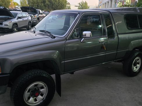 Used 1988 Toyota Pickup Deluxe image 59