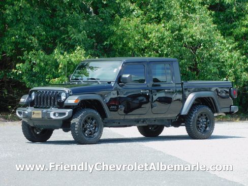 Used 2023 Jeep Gladiator Sport AWD/4WD image 1