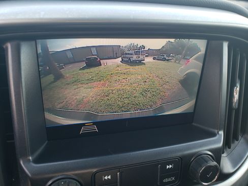 Used 2021 Chevrolet Colorado LT image 15