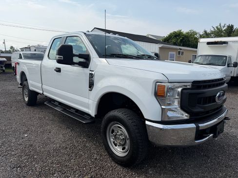 Used 2022 Ford F250 4x4 SuperCab Super Duty image 6