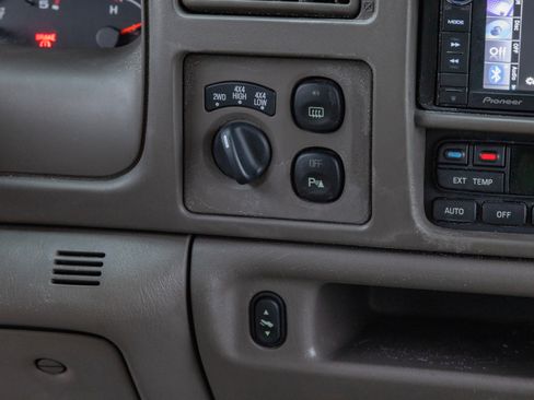 Used 2003 Ford Excursion Eddie Bauer image 27