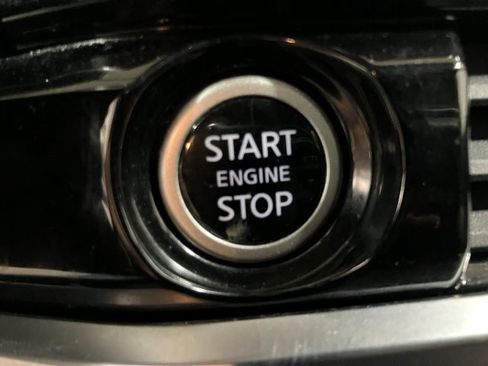 Used 2022 Nissan Pathfinder SV image 15