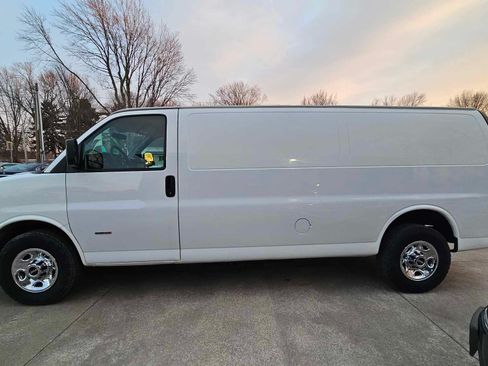 Used 2011 GMC Savana 3500 image 6