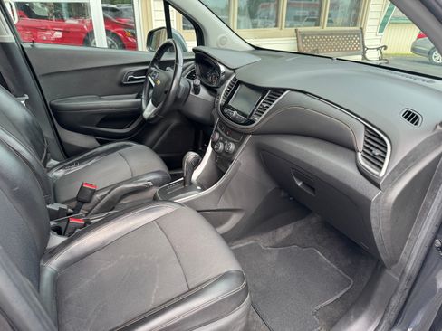 Used 2017 Chevrolet Trax AWD LT w/ 1LT image 13