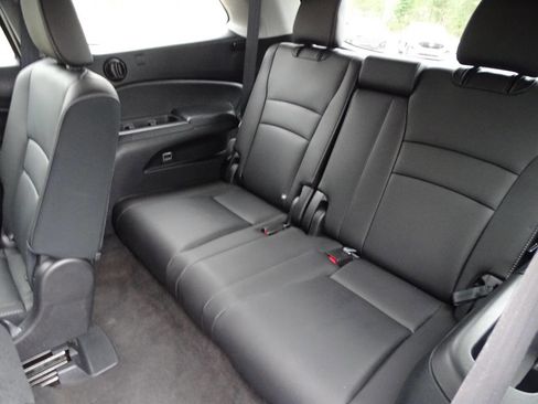 Used 2022 Honda Pilot AWD Black Edition image 37