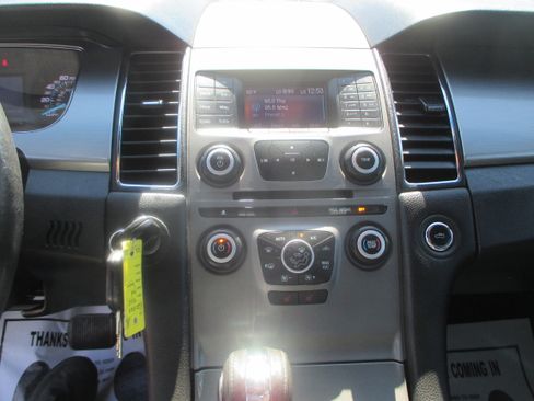 Used 2015 Ford Taurus SEL image 5