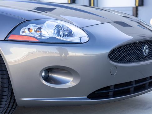 Used 2008 Jaguar XK image 12