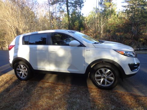 Used 2015 Kia Sportage LX image 4