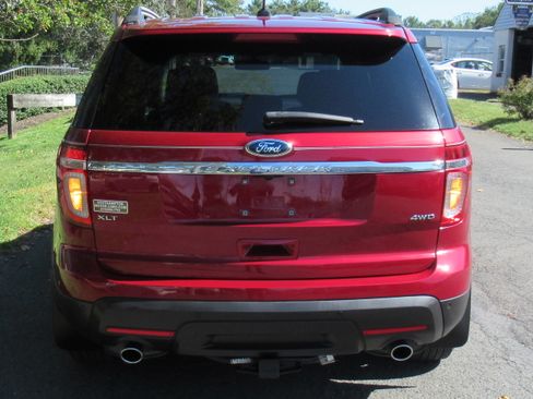 Used 2013 Ford Explorer XLT image 8