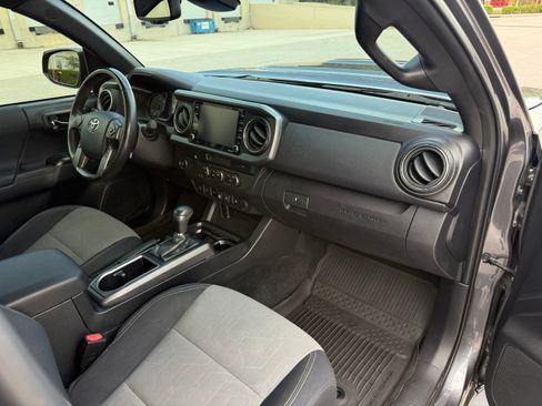 Used 2021 Toyota Tacoma TRD Sport RWD image 16