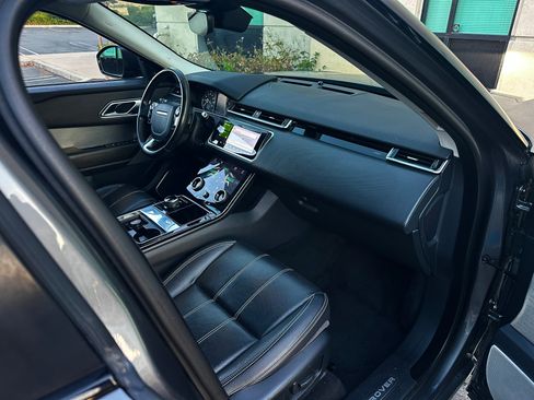 Used 2018 Land Rover Range Rover Velar S AWD/4WD image 39