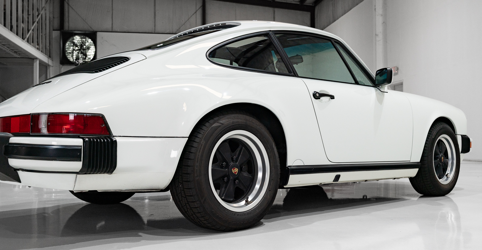 Used 1987 Porsche 911 Carrera Coupe RWD image 30